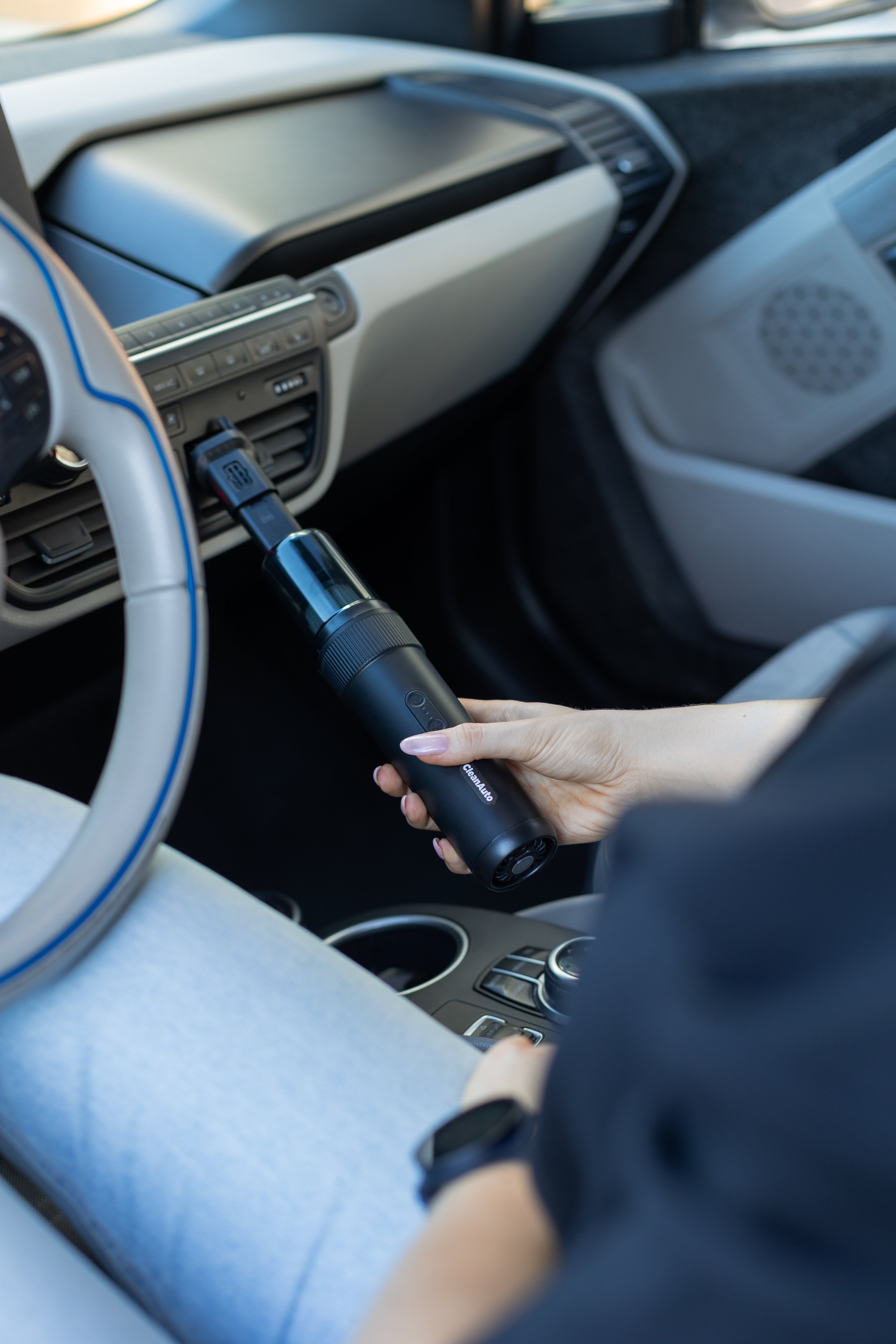 Rankinis automobilio dulkių siurblys